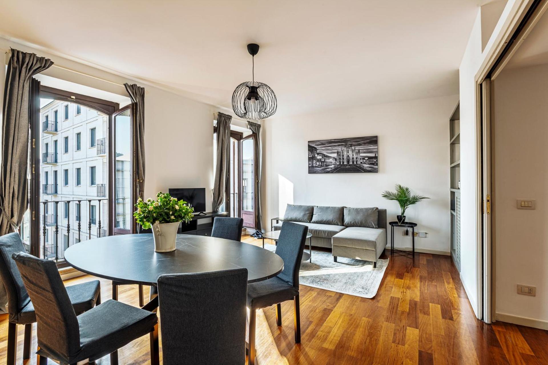 Elegant 2 Bedrooms Apartments Near Duomo Milano Exteriör bild