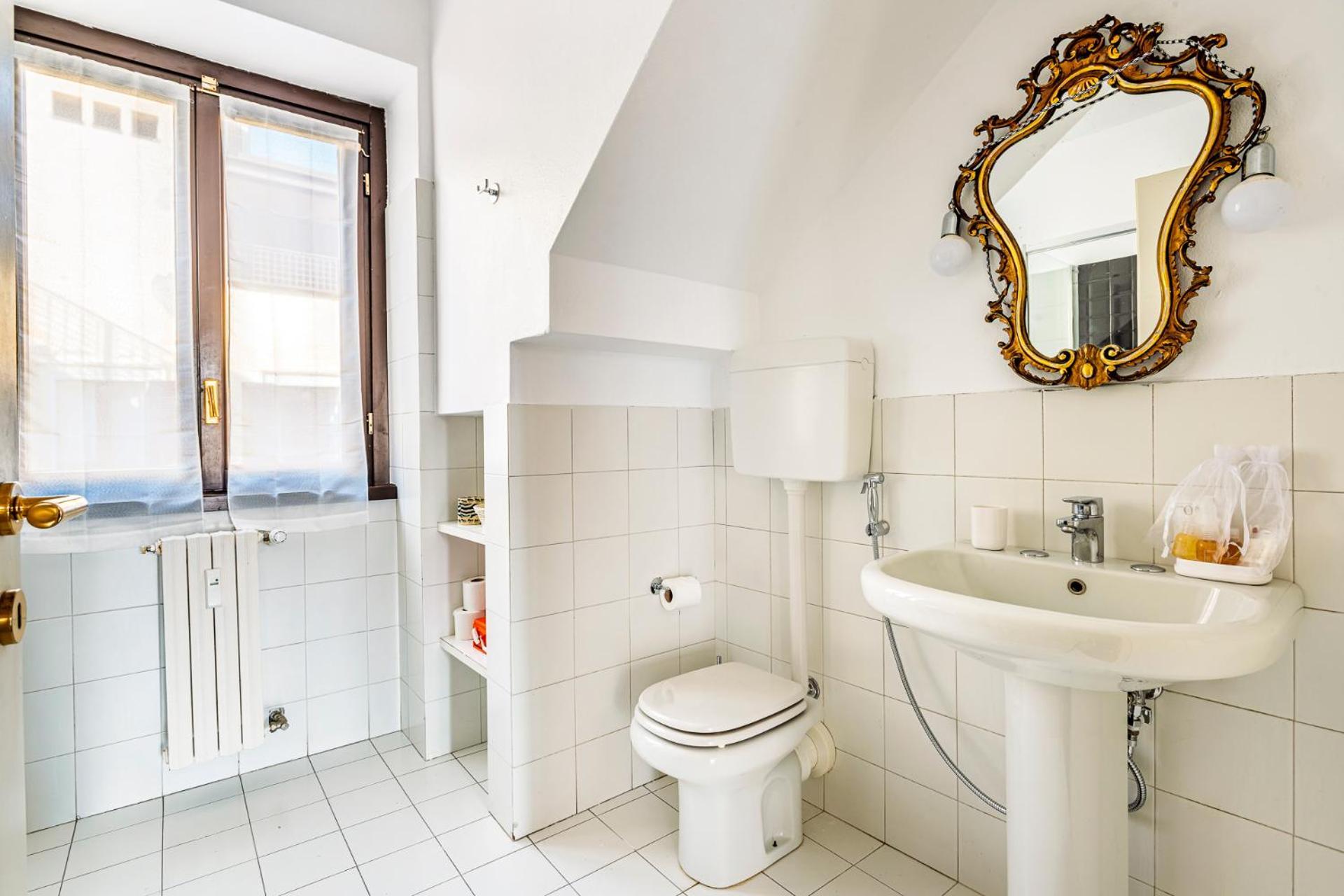 Elegant 2 Bedrooms Apartments Near Duomo Milano Exteriör bild
