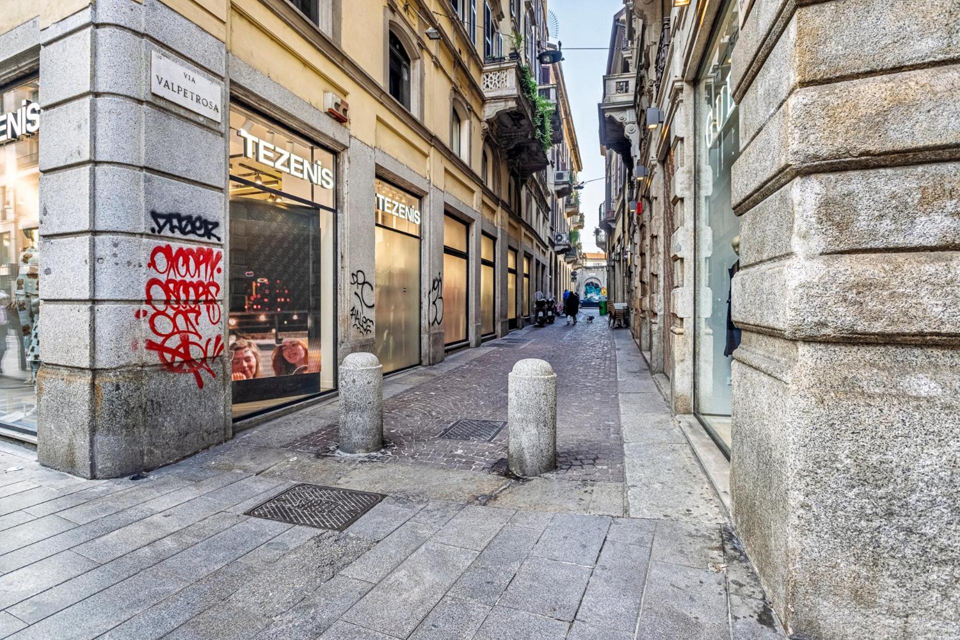 Elegant 2 Bedrooms Apartments Near Duomo Milano Exteriör bild