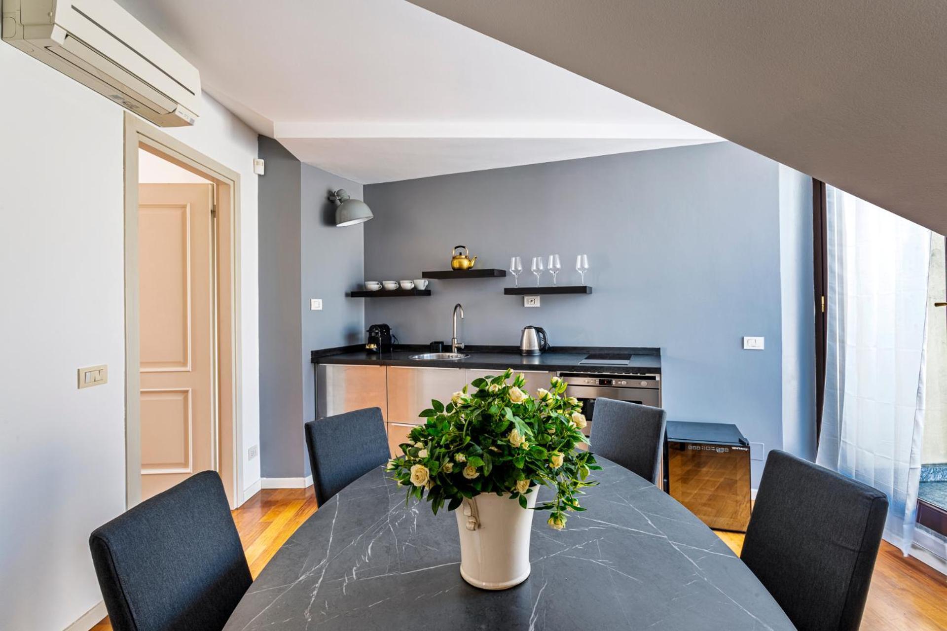 Elegant 2 Bedrooms Apartments Near Duomo Milano Exteriör bild